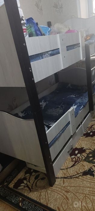 Ikki etajli detiskiy krovat sotiladi.