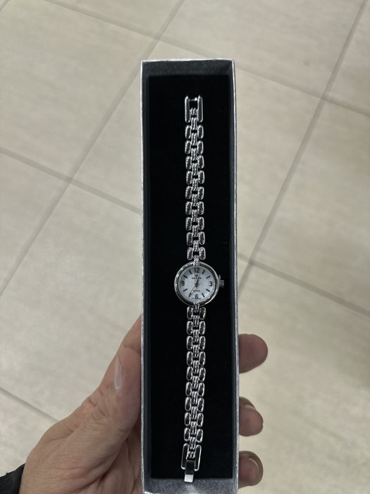 Новые женские часы из металла серебро 925 пробы, родированый серебро