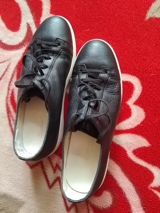 Vând pantofi (mocasini) din piele naturala