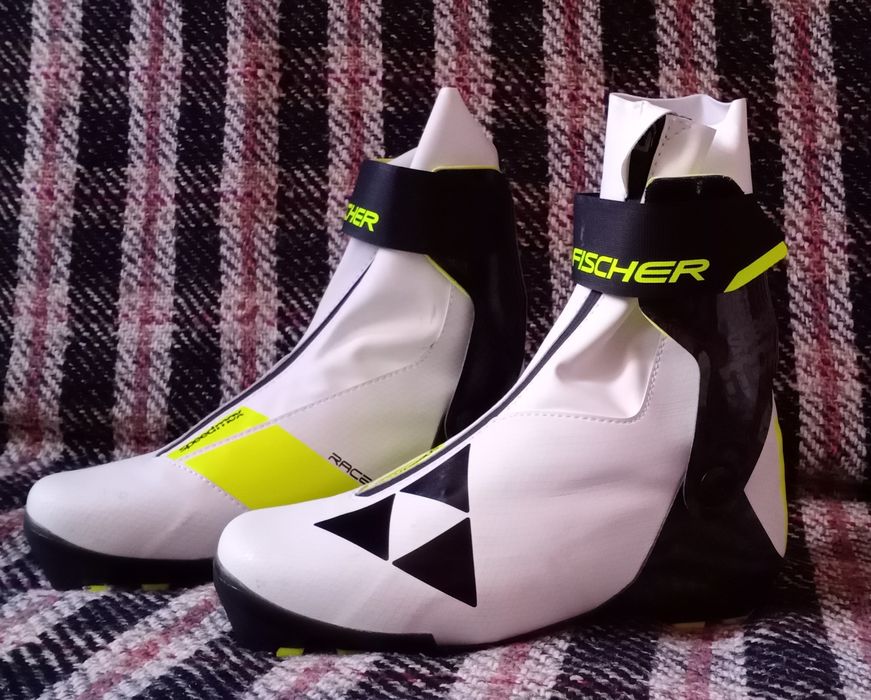 Продам,лыжные ботинки