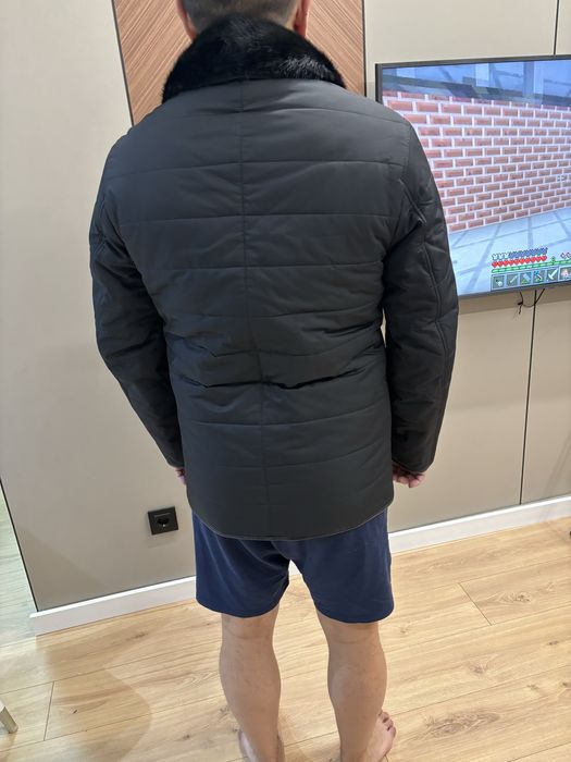 Продаю мужскую куртку