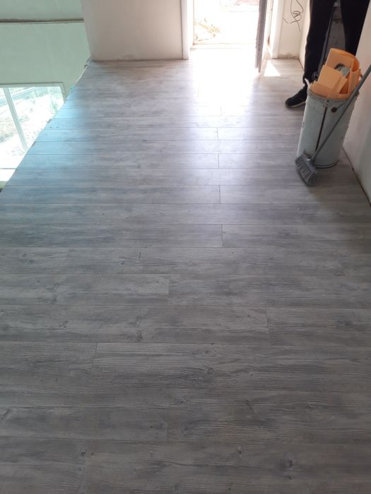 Постелю ламинат линолеум