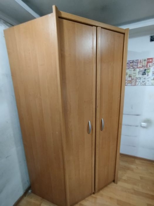 Продам шкаф угловой