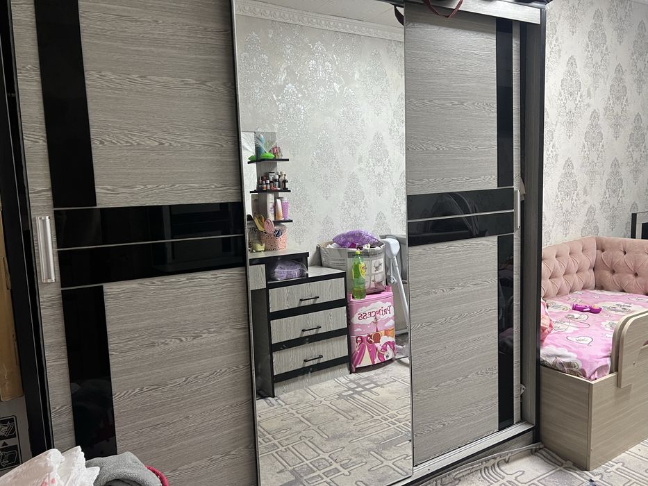 Спальний гарнитур,тремо,шкаф,тумба