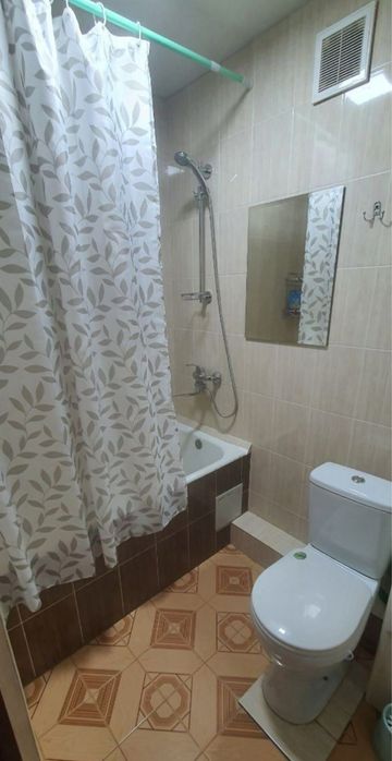 Чиланзар Ак-Тепа Круг продам 1/2/4 кирпич балкон 2/3.  36-квадратов