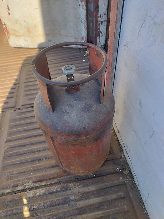 Продам электро газовую плиту