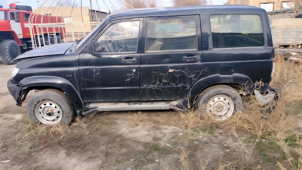 Автомобиль УАЗ 3163