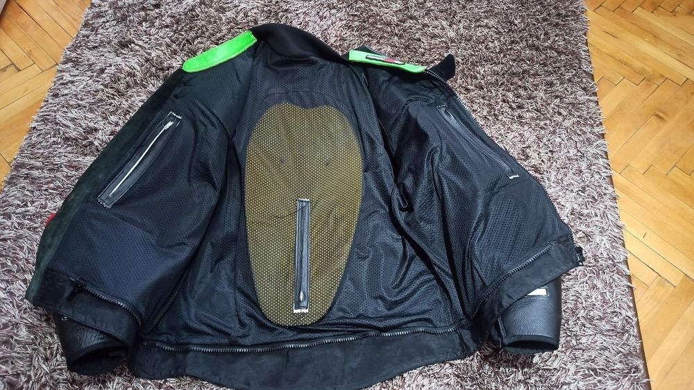 Vând geaca moto Kawasaki Monster