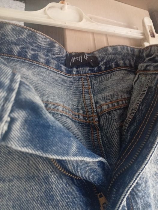 Продам джинсы новые