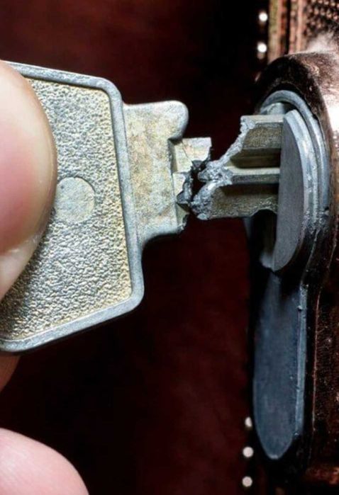 Deblocari Si Reparatii Usi Craiova