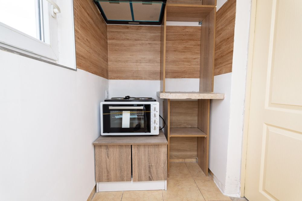 Двустаен  400€ ...