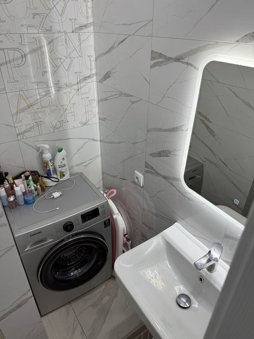 Продам 2 ком квартиру абая 244