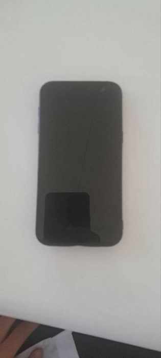 J2
 Xotira 8
 Rangi qora