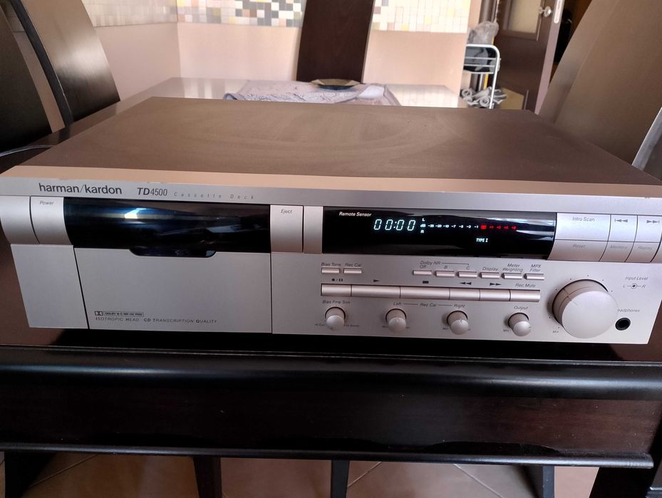 Продавам дек Harman Cardon TD4500