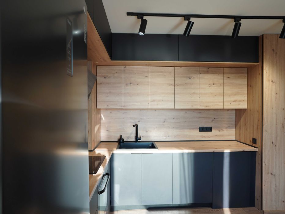 Изработка и монтаж на мебели по поръчка/довършителни ремонтни дейности