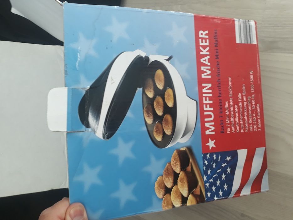 Aparat facut briose muffin maker