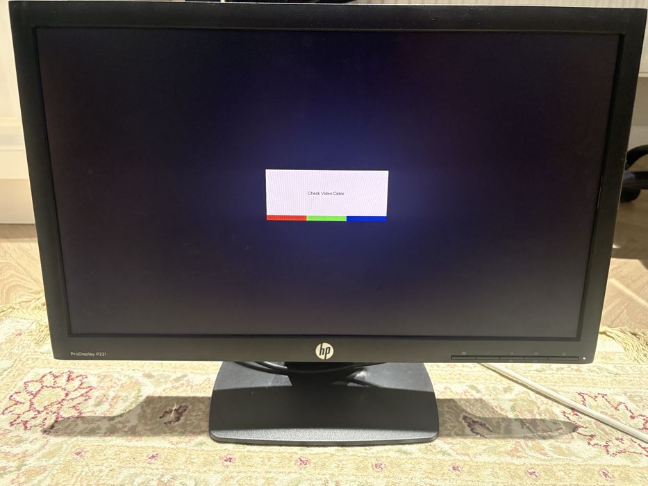 монитор HP ProDisplay P221, диагональ 21.5”.