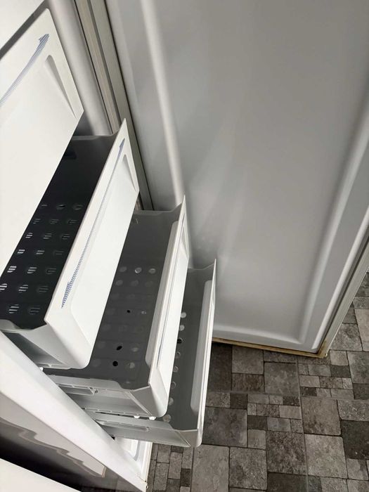 Фризер Нео с 6 чекмеджета топ състояние