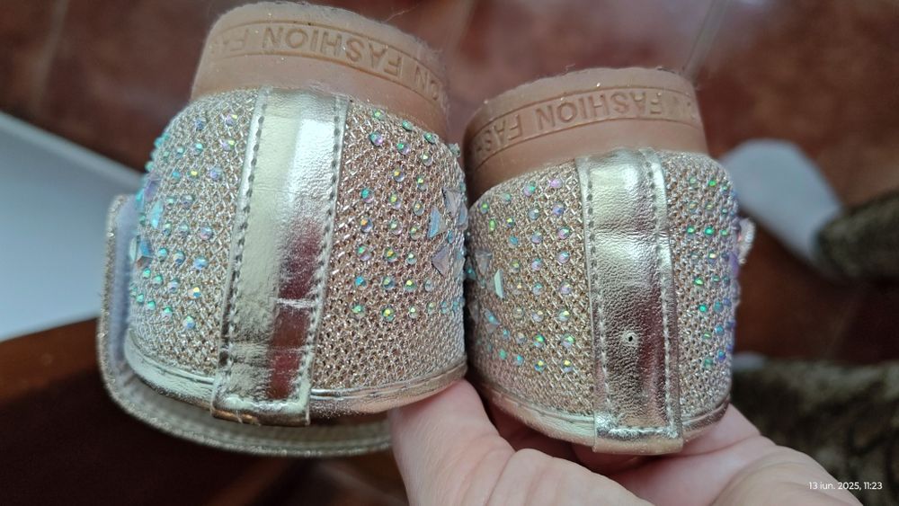 Pantofi eleganți 33