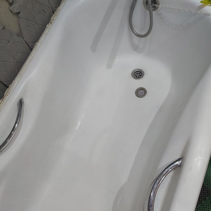 Продам чугунную ванну