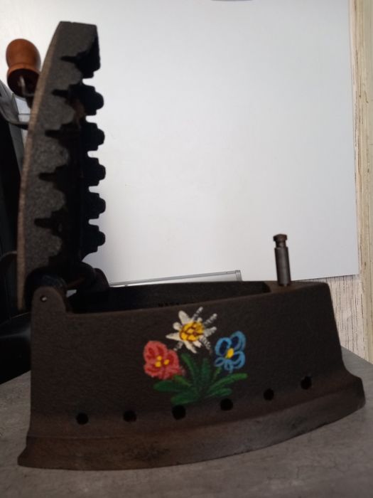 Ютия на твърдо гориво