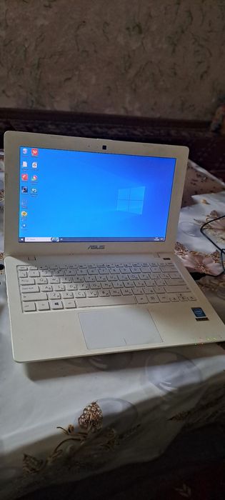 Ноутбук Асус. 1234