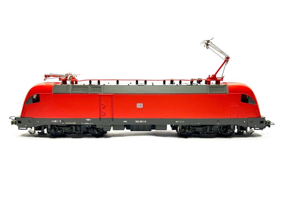 Locomotiva Taurus marca Piko scara ho