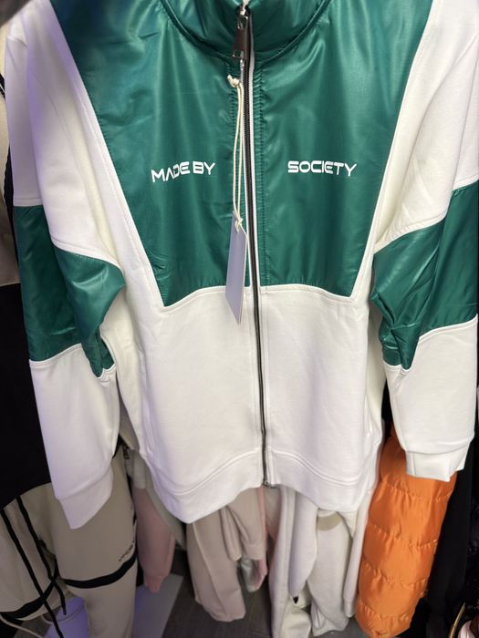 Trening made by society