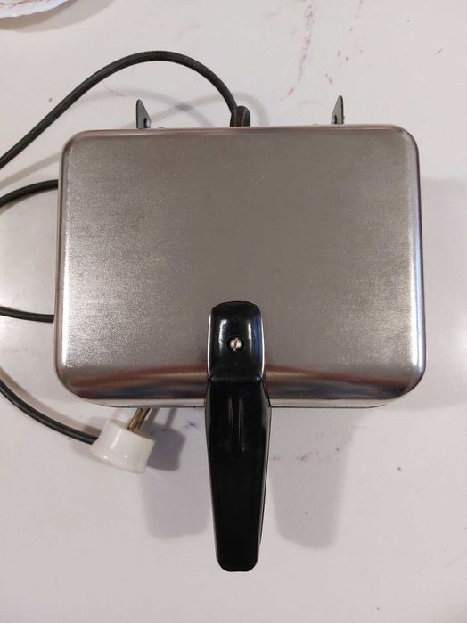 Вафельница Электровафельница