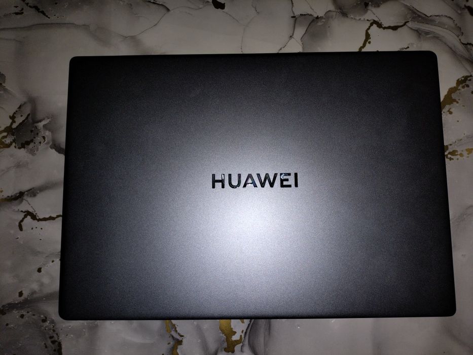 Huawei MateBook D16