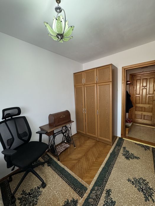 De vanzare apartament 3 camere - direct proprietar