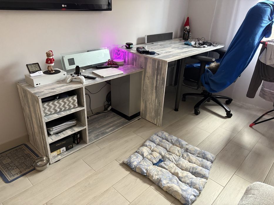 Стол компьютерный с полками