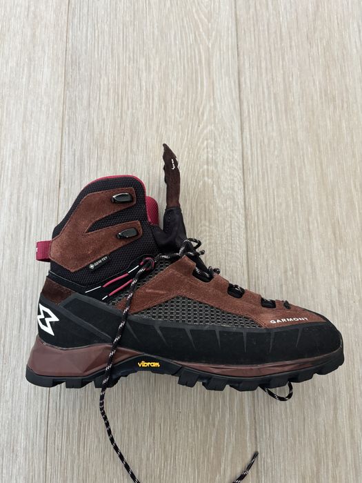Bocanci de munte damă Garmont, mărimea 38, Vibram & Gore-Tex – stare foarte bună