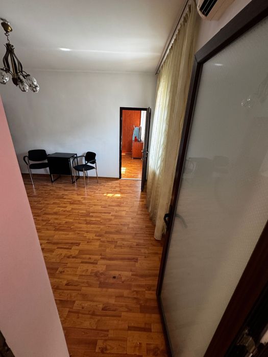 Apartament in casa/curte de inchiriat Obor