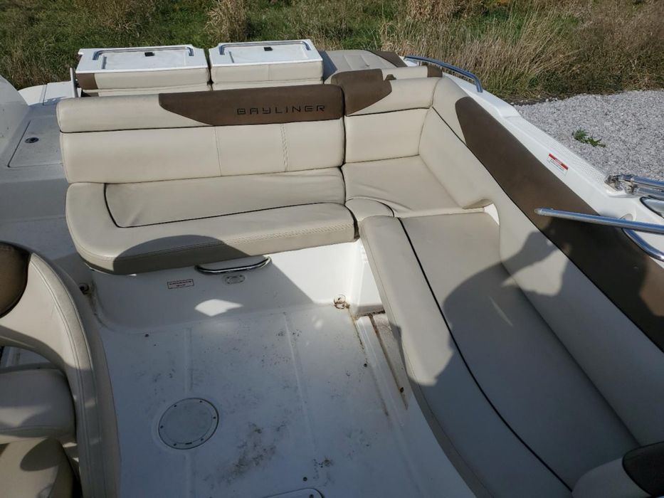 2015 года Bayliner 215 катер