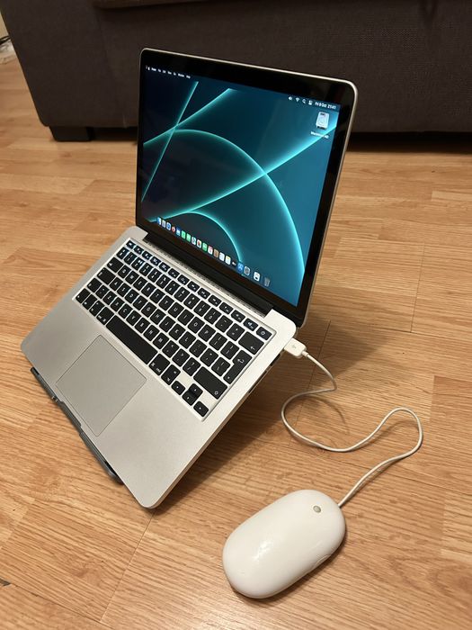 MacBook Pro 13" Retina 2015 (A1502) | i5 | 8GB RAM | 256GB SSD | BATERIE NOUĂ + TASTATURĂ NOUĂ