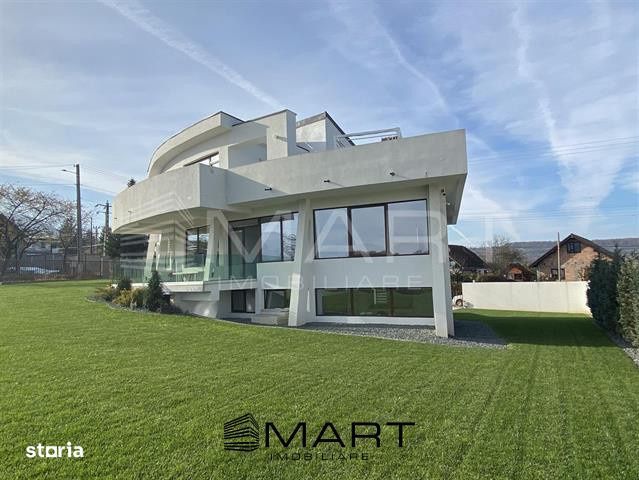 Vila de lux 5 camere +1500mp teren Cisnadie