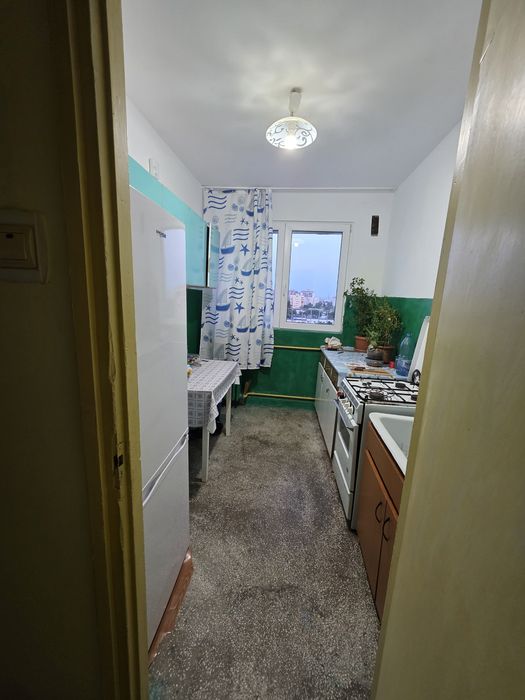 Vând apartament cu 2 camere sector 3 Titan, metrou Titan