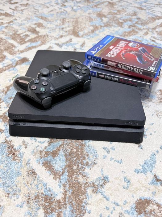 Playstation 4 slim