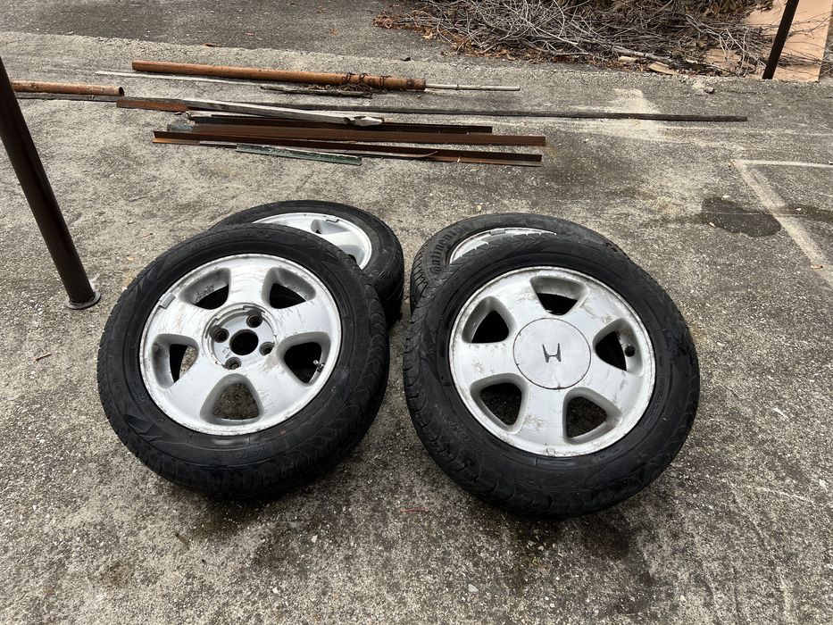 Летни гуми с джанти + зимни гуми