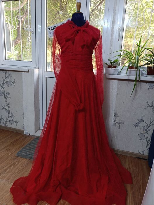 Вечерние платье хорошо состояние