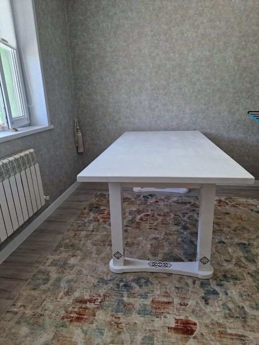 Стол по 100 тысяч