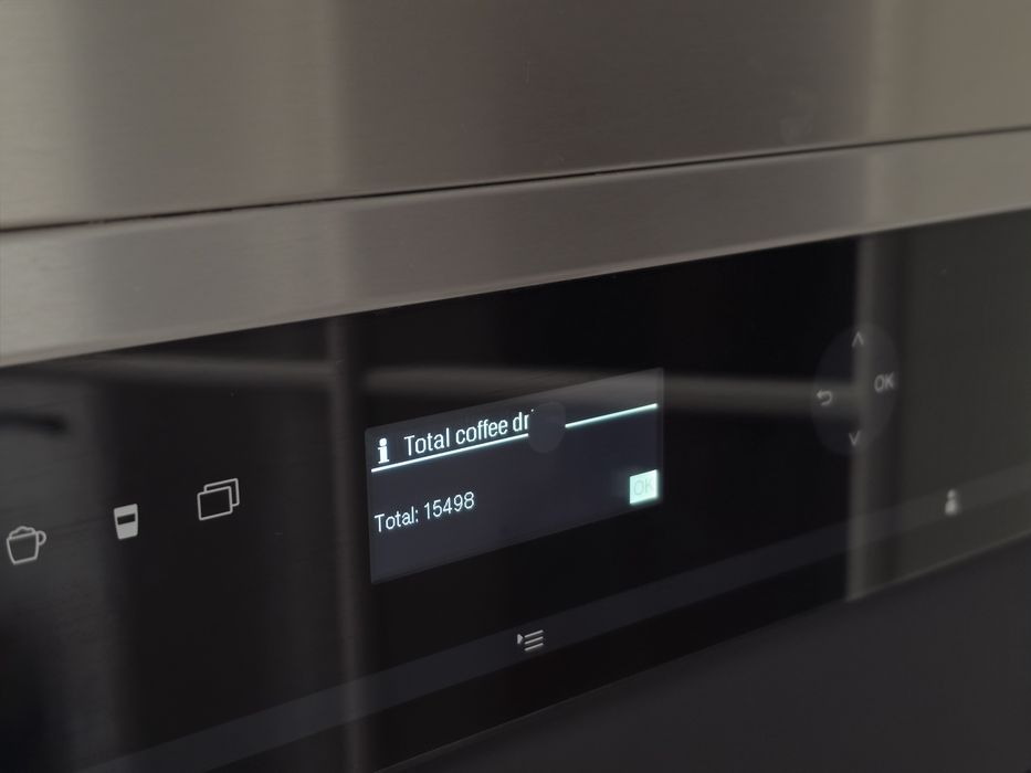 Aparat de cafea Miele CVA 6401 - espressor incorporabil