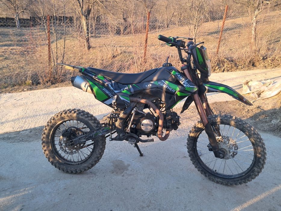 Cross 140cc,cititi descrierea