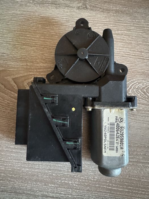 Оригинално Предно Ляво Моторче Преден Ляв Модул Ел Стъкло Skoba Fabia Roomster Polo 602959802A