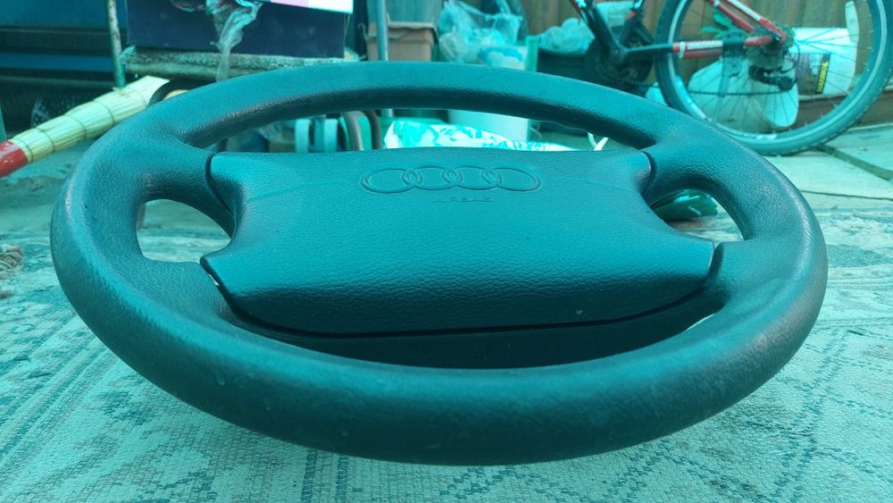 Продам руль от ауди а6, подходит на а4.