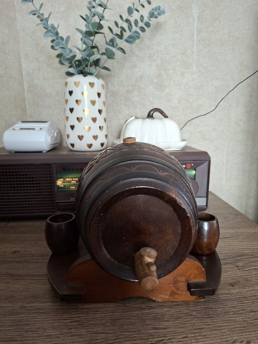 2 Butoiase vechi, din lemn. Fără defecte. Fiecare tine lichide