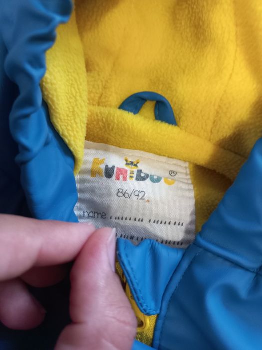 Дъждобран, ботушки и чехли