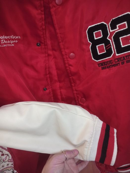 Куртка бомбер в подарок джинсы