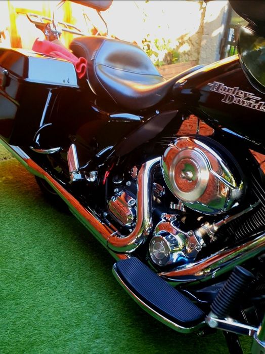 Harley-Davidson streed glide vând/schimb cu Breakout